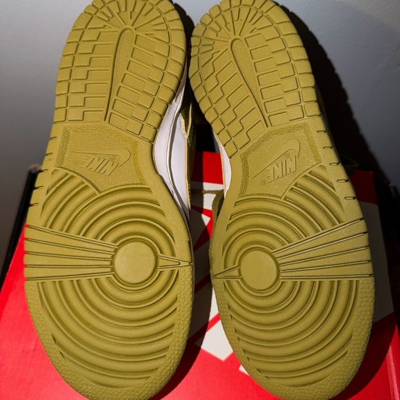 Nike Dunk Low Grade School - Picture 7 of 8